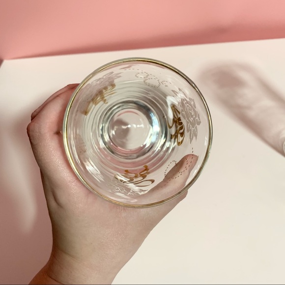 Vintage floral drinking glasses - Picture 3 of 4